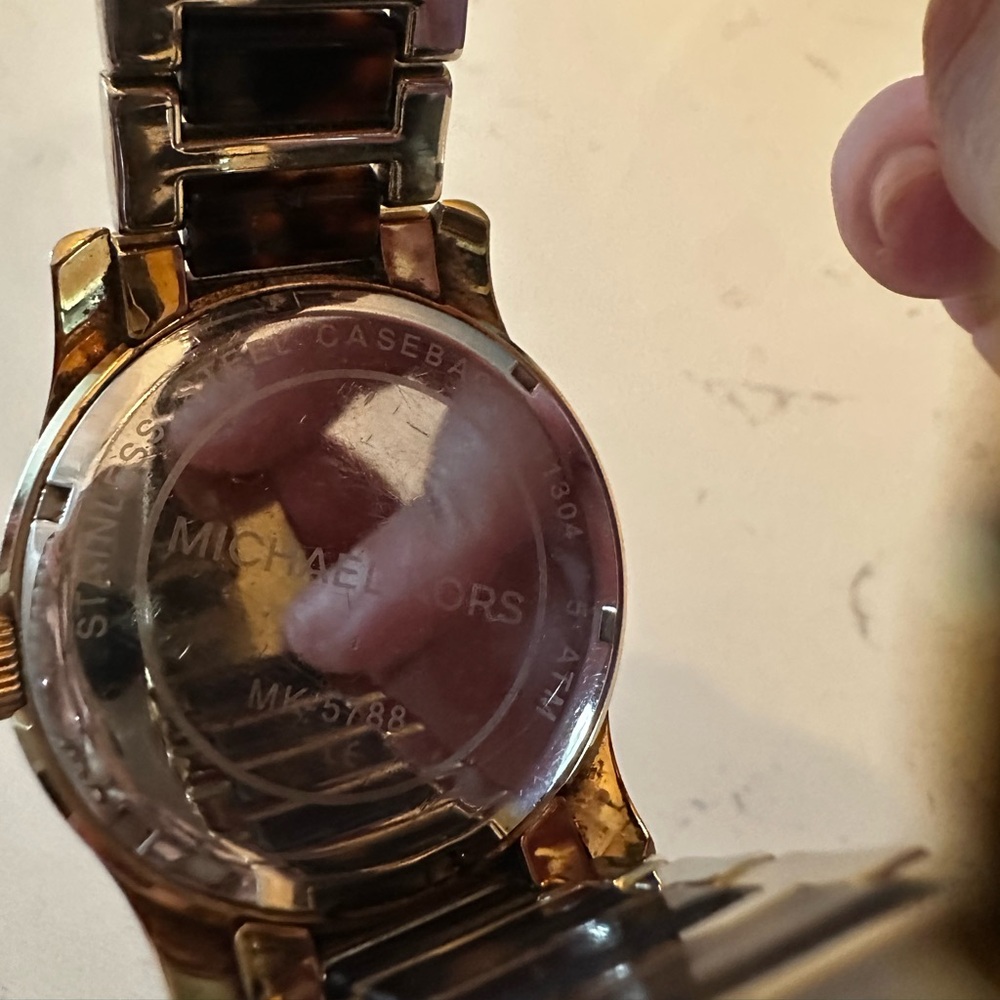 Michael Kors Gold/Tortoiseshell Runway Watch - Picture 5 of 5